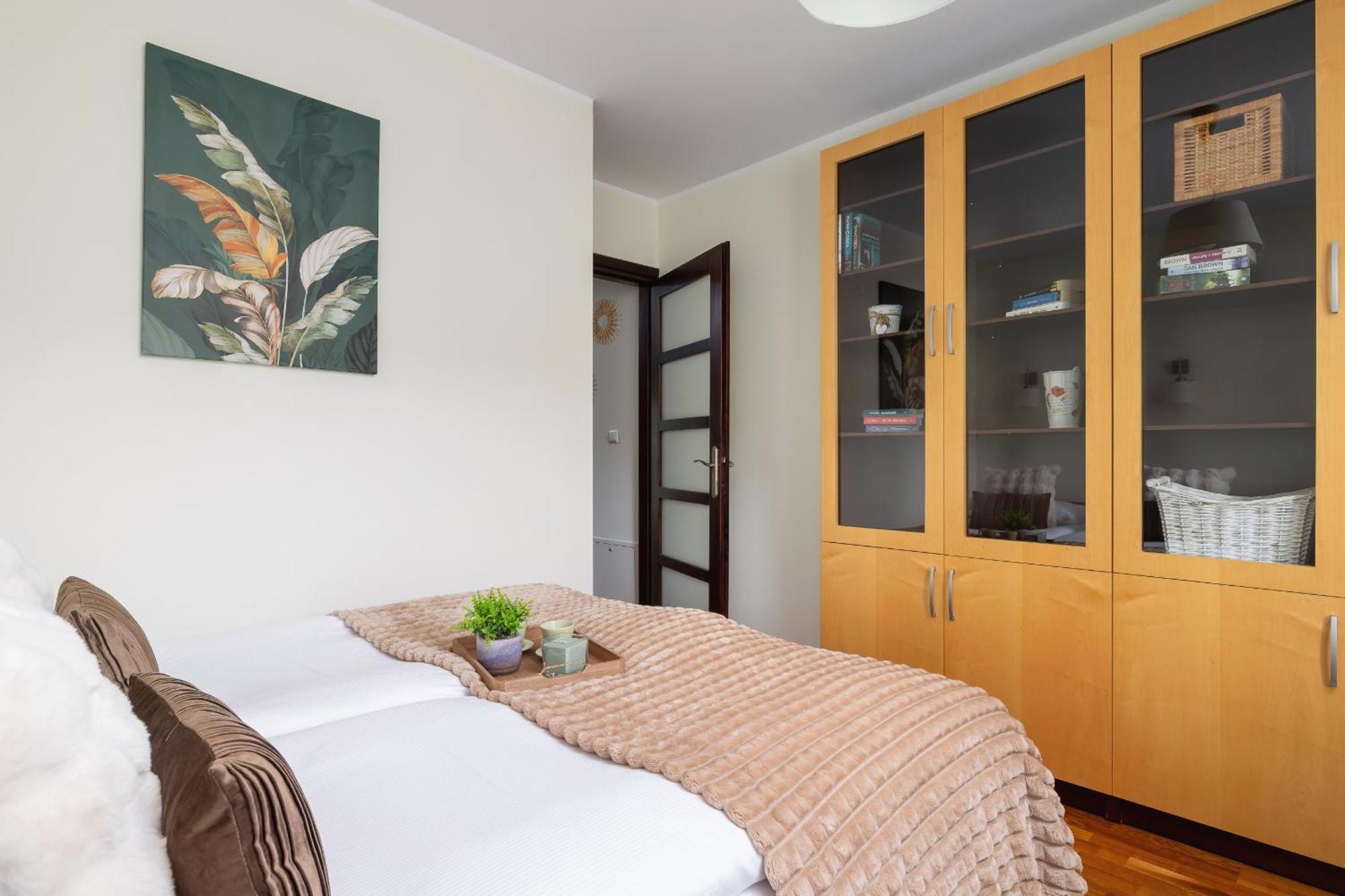 Cracow Verdant With Parking By Renters Apartment Krakau